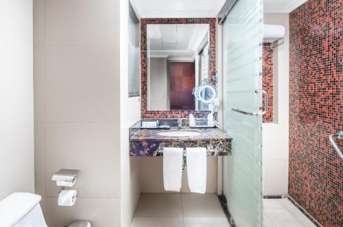 Millennium Al Aqeeq Hotel