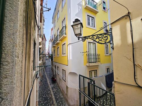 Martim Moniz Charming by Lisbon Village Apartments