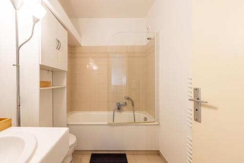 Duplex 2 chambres TERRASSE, MEYNADIER- FORVILLE A2B234