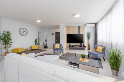LuMare Seafront Penthouse