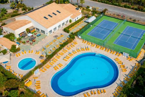 Oasis Parque Ground Floor Apartment with Pools, Jacuzzi & Tennis Portimao