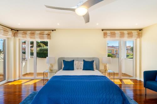WHome Private Paradise Villa with Pool & Golden Light