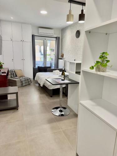 Faliro Designer Studio - 5 min walk to the beach