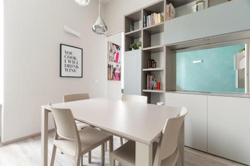 GuestHost - Stylish Apartment X4 Isola MM5