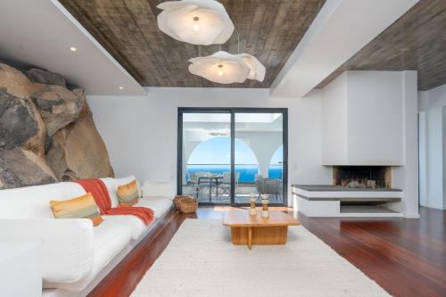 Unmei Villa - pool & sea view by LovelyStay