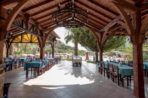 Gallery image of Club Pink Palace Hotel in Oludeniz