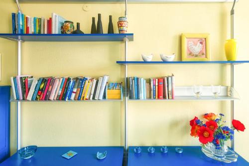 Bright two-room apartment with terrace in Jean-Médecin