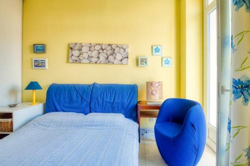 Bright two-room apartment with terrace in Jean-Médecin