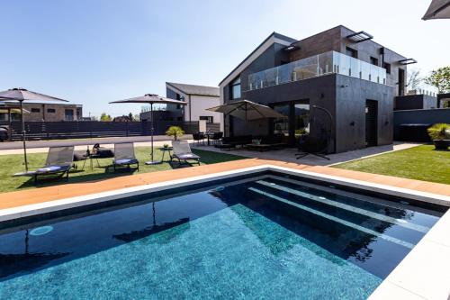 Villa Porta Verde - Private Pool and Jacuzzi
