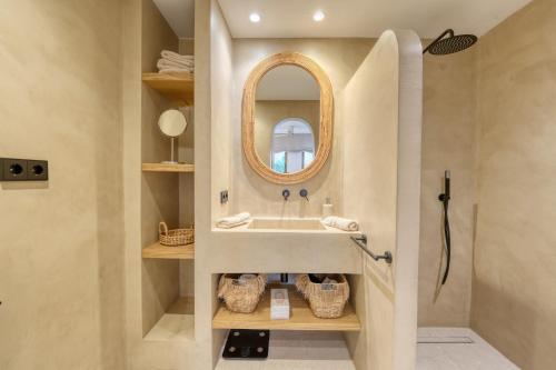 2047 Bright apartment in Golden Beach