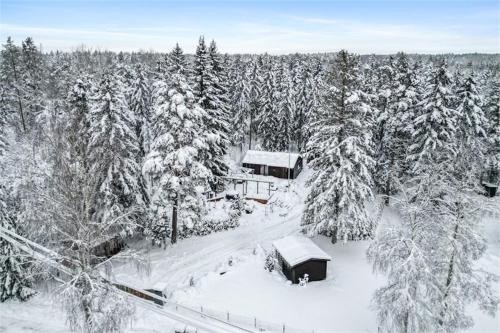 Nordic Sauna Retreat with Hot Tub