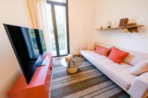 Les Suites du Parc - Appartement lumineux de 2 chambres avec une vue imprenable sur le parc Simone Veil à 2 minutes des halles