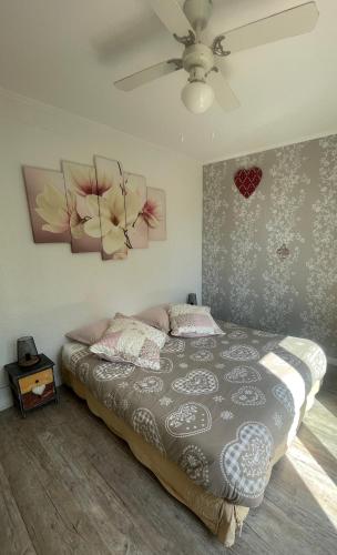 chambre et salle de bain indépendantes à 200m de la plage de Fabrégas