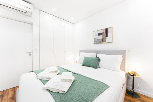 GuestReady - Blossom Mosaic Marigold Apartment