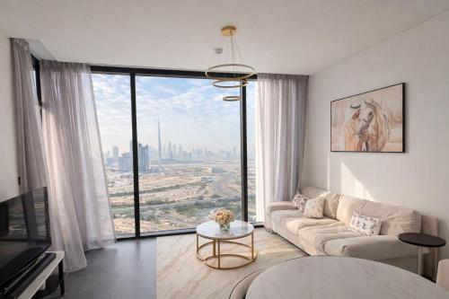 Luxury 1BR at The Crest-Sobha with Dubai Skyline Views & Personalized Hosting