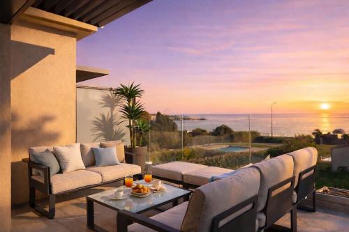 Villa Indigo - Sea view, pool and beach 50 m away
