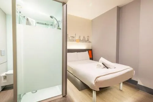 easyHotel Birmingham photo 5