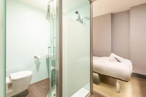 easyHotel Birmingham photo 8