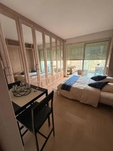 Luxury Retreat in Monaco with Rare Private Parking, Pool, AC and Wifi photo 1