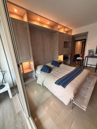 Luxury Retreat in Monaco with Rare Private Parking, Pool, AC and Wifi photo 25
