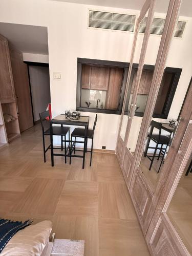 Luxury Retreat in Monaco with Rare Private Parking, Pool, AC and Wifi photo 28
