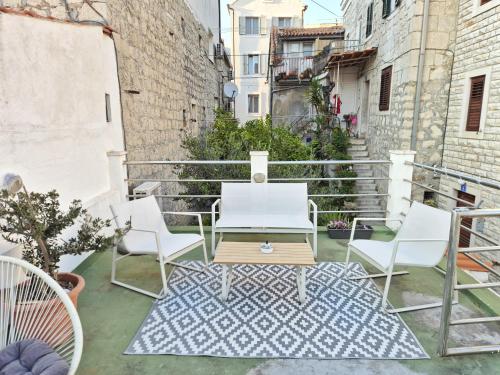 Twin Love Apartment