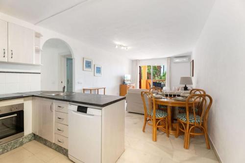 Marbella La Reserva, Bright Stay , 3BR apartment photo 6