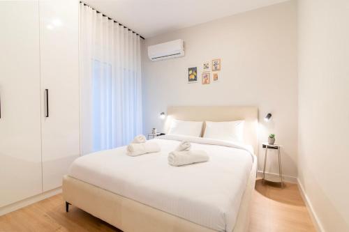 Carole's 2BDR Apartment in Koukaki- central Athens
