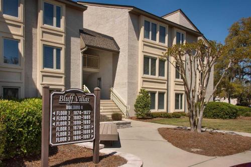 2BR Bluff Villa w Balcony Walk to Salty Dog photo 30