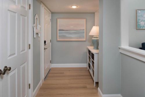 2BR Bluff Villa w Balcony Walk to Salty Dog photo 27