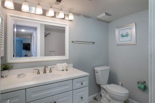 2BR Bluff Villa w Balcony Walk to Salty Dog photo 24