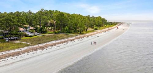 2BR Bluff Villa w Balcony Walk to Salty Dog photo 8