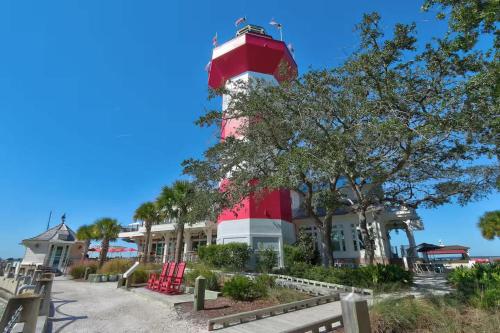 2BR Bluff Villa w Balcony Walk to Salty Dog photo 37
