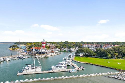 2BR Bluff Villa w Balcony Walk to Salty Dog photo 40