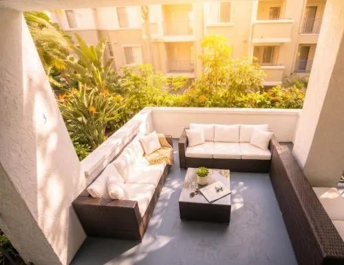 Luxury Coastal 1 & 2 Bedroom Retreat Near Venice with Pool & Cinema Room photo 3