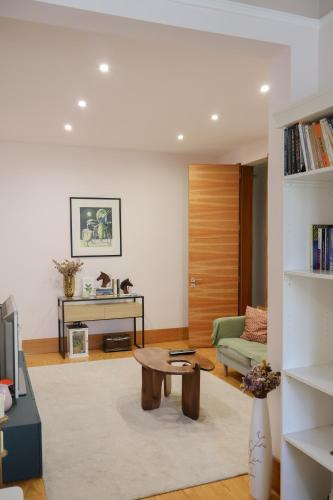 Apartment in Centre of Lisbon near Gulbenkien garden
