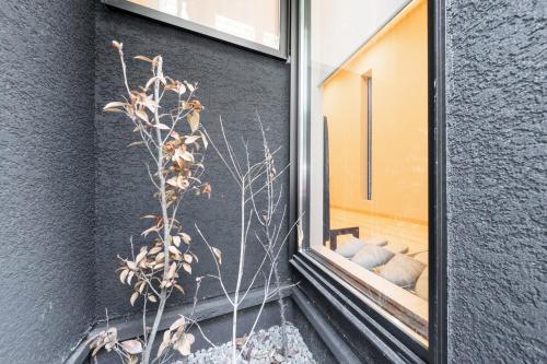 明家 Akariya 4-minute walk from the nearest station, direct line to downtown and USJ, 2 bedrooms, maximum 4 guests