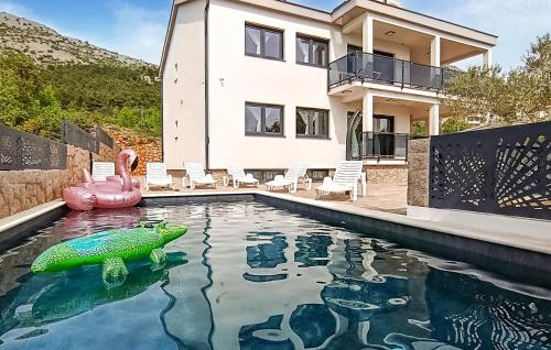 Gorgeous Apartment In Starigrad