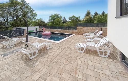 Gorgeous Apartment In Starigrad