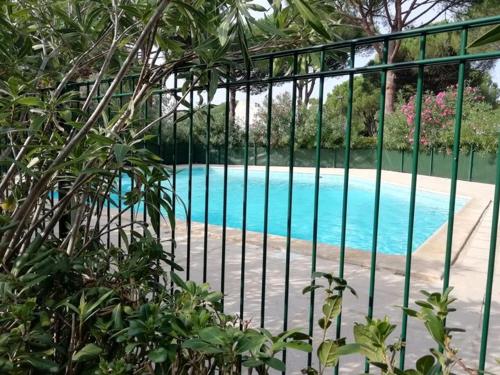 Appartement avec clim, parking, piscine - 6 pers. - FR-1-874-28