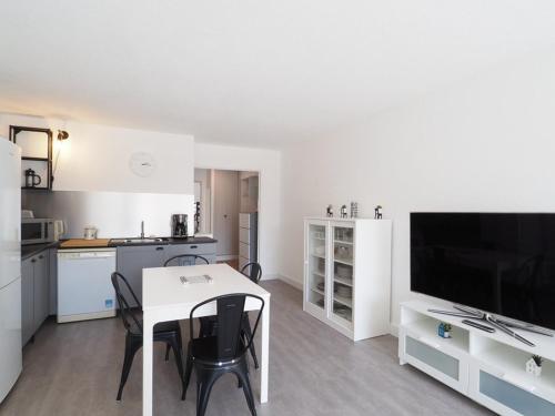 Appartement centre-ville, parking - 6 pers. - FR-1-874-32