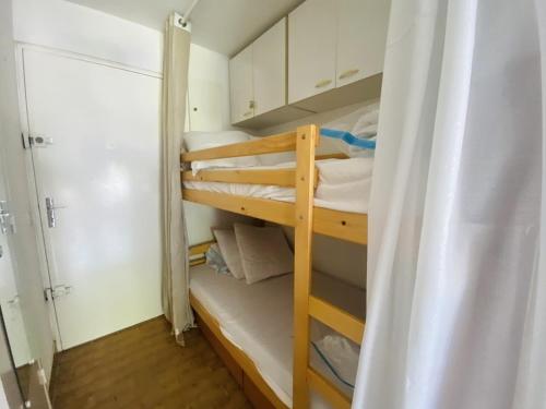 Studio cabine avec clim, parking - 2 pers. - FR-1-874-84