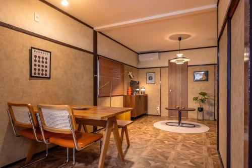 9 Minute Walk from Shin Osaka Station 4Beds Entire Building for Rent Quiet Residential Area