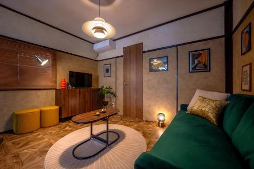 9 Minute Walk from Shin Osaka Station 4Beds Entire Building for Rent Quiet Residential Area