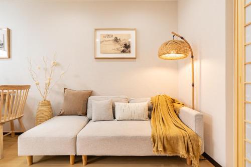 Olive Glade 3BR Private House with Terrace 5min Metro Near Namba