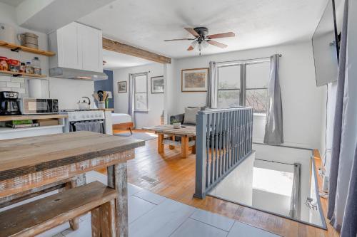 a kitchen and living room with a ceiling fan at 2BR Apt 8 min to Integris Monthly 15 Off #N3 in Oklahoma City