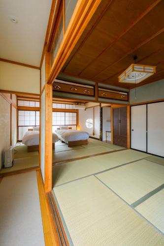 AZUMA Historic Machiya Stay in Takayama Old Town