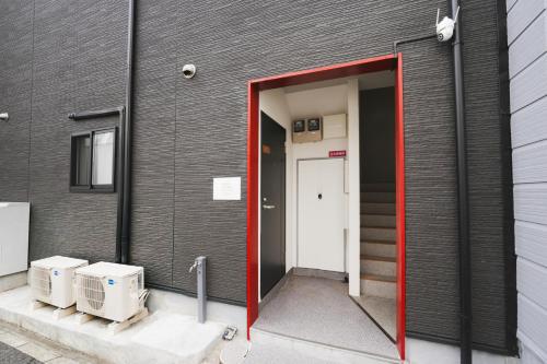 庵3階 駅徒歩3分 難波エリアへ好アクセス 最大8名宿泊可能 グループ滞在に最適