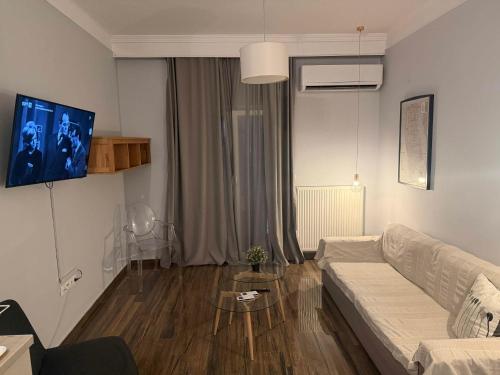 oasis apartement next to valaoritou