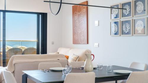 SUNSET CLIFFS elegant apartment